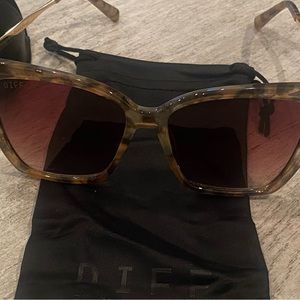 DIFF Heidi Sunglasses Sea Tortoise Brown Gradient Lenses